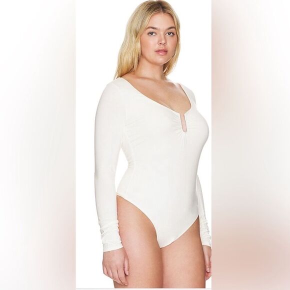 NEW Good American- GOOD TOUCH
U RING BODYSUIT Cream Size 5=2XL - Picture 4 of 15